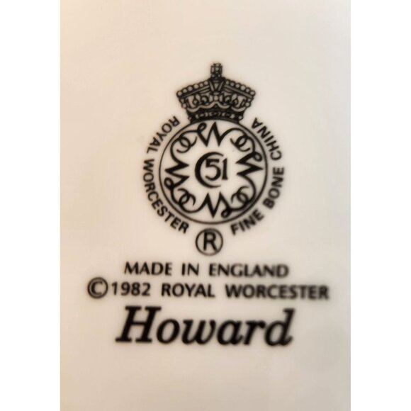Royal Worcester Howard Bone China Salad Lunch Plate Navy Blue Gold Trim 1982 Eng - Picture 2 of 7